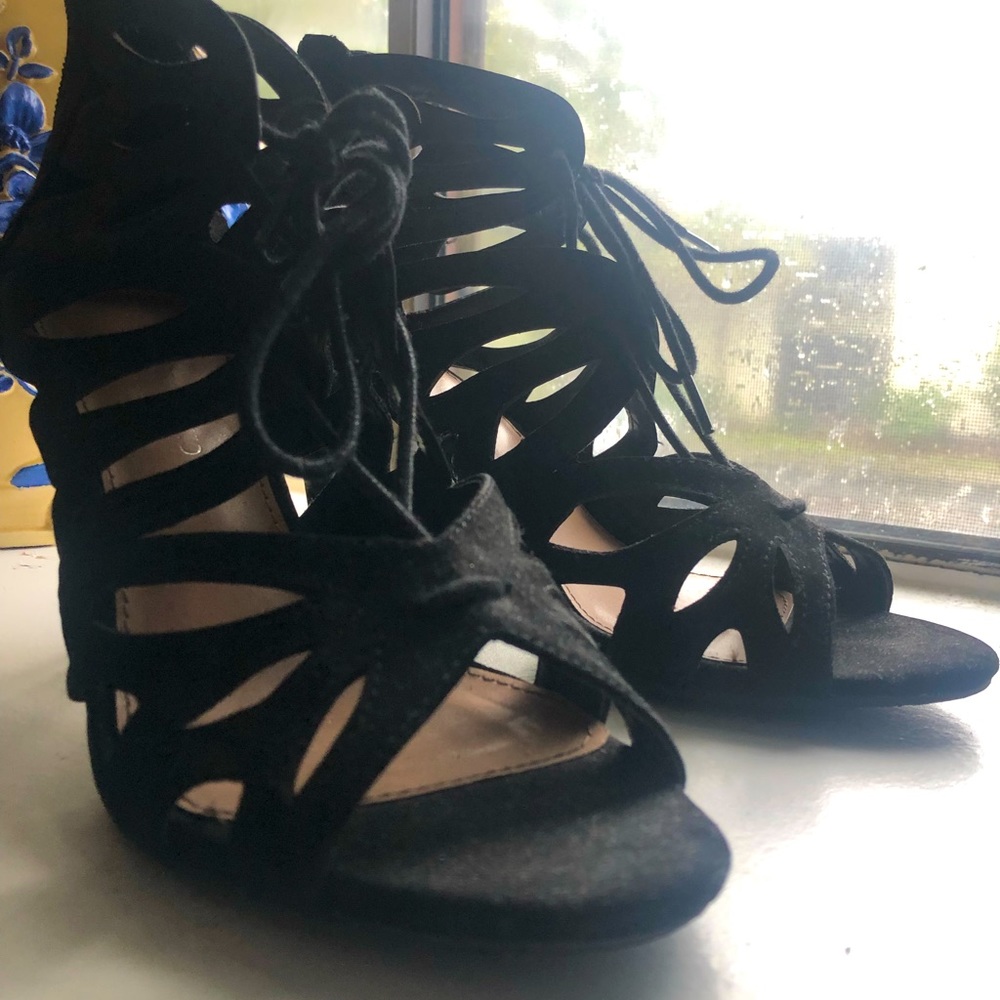 Size 8 1/2 W Black heals by Christian Soriano